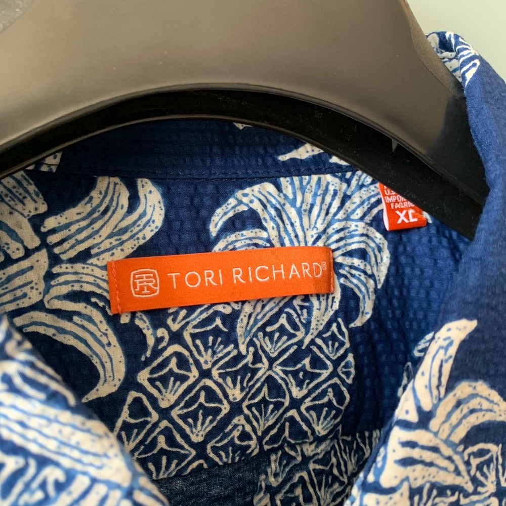 Tori Richard short sleeve pineapple print shirt - Picture 2 of 3